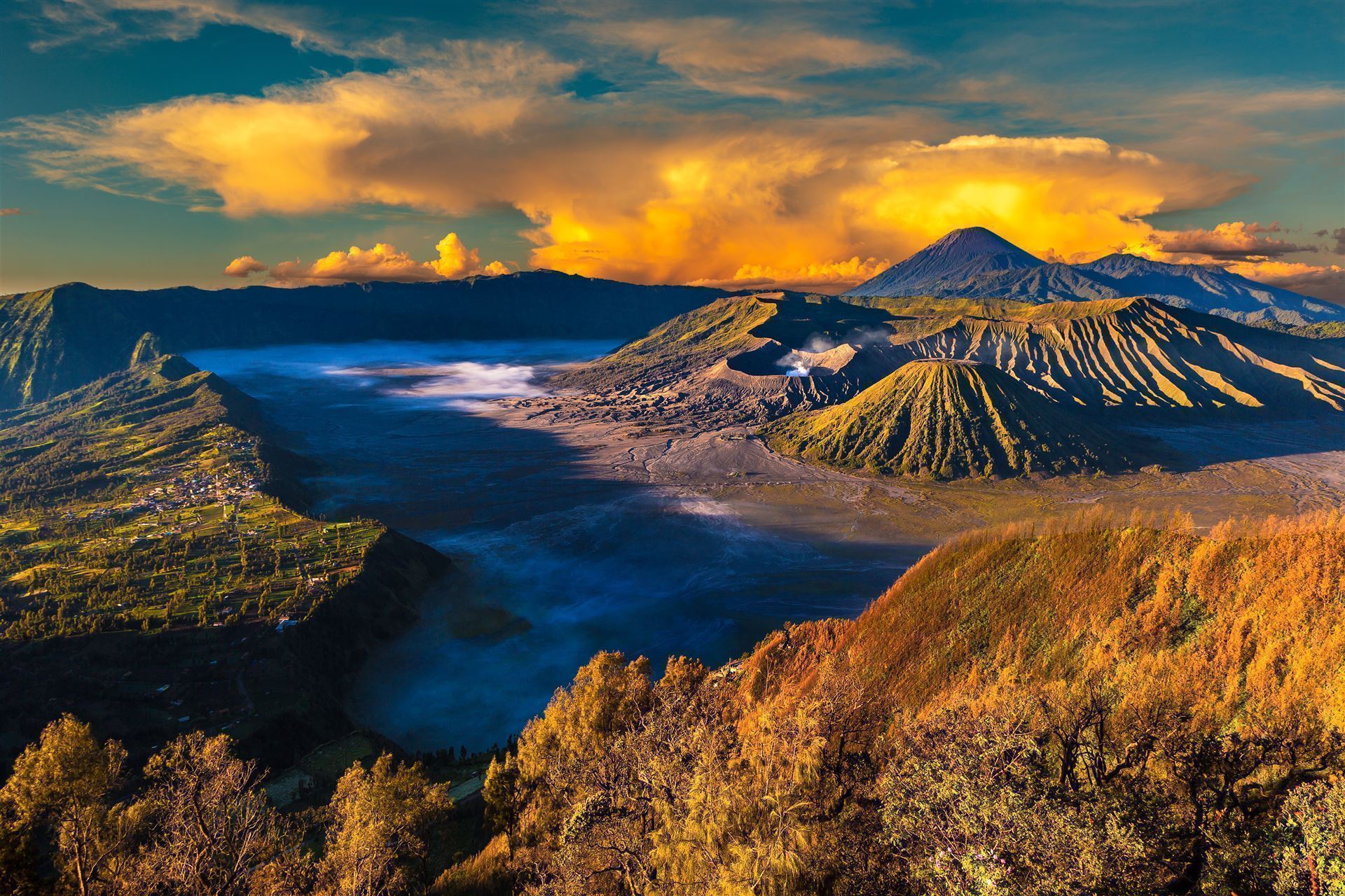 Sonnenaufgang am Mount Bromo