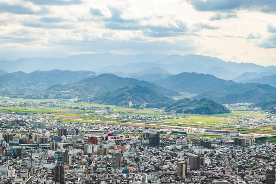 Tottori-Stadt vom Kyusho-Gipfel aus gesehen