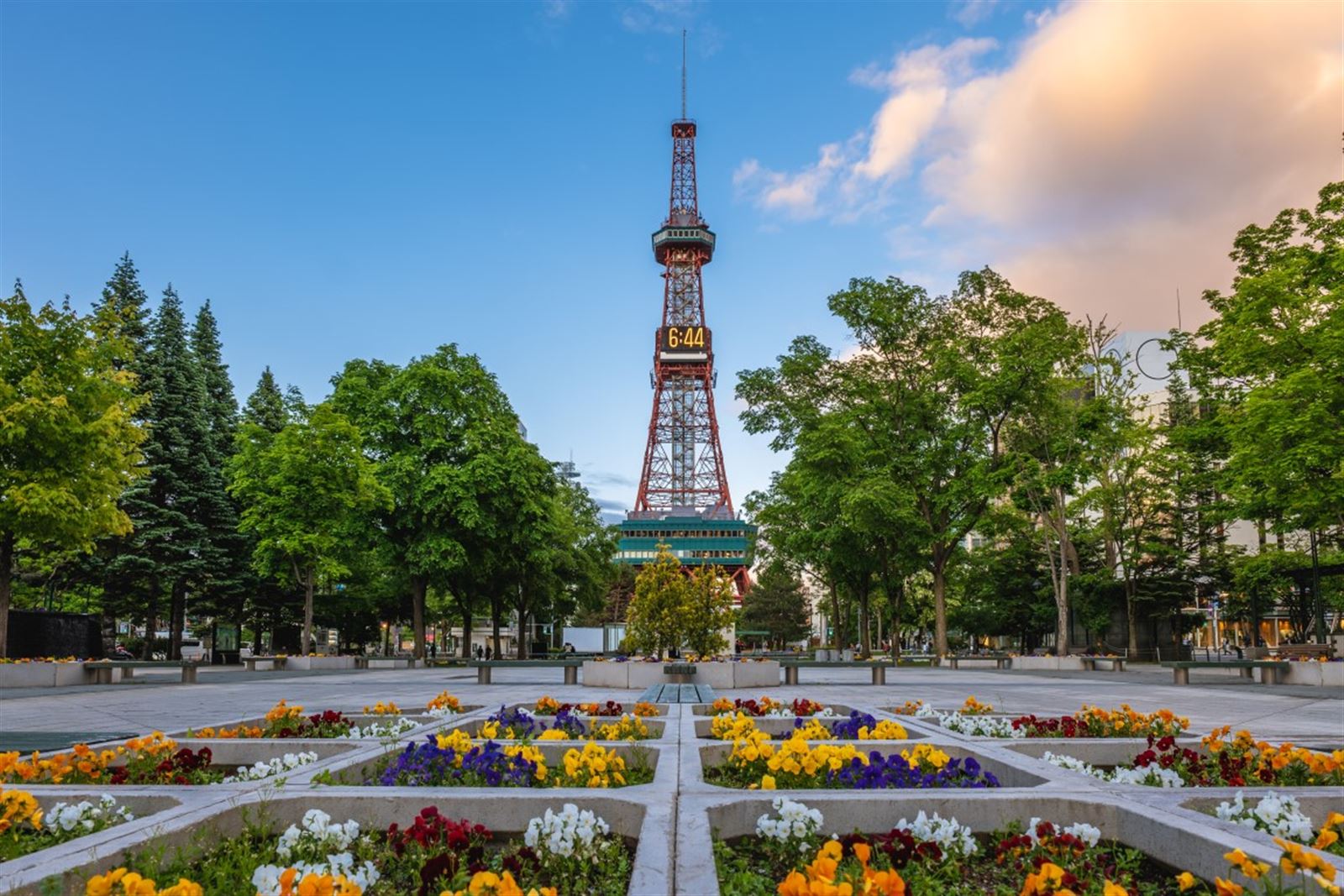 Sapporo-Fernsehturm im Odori-Park