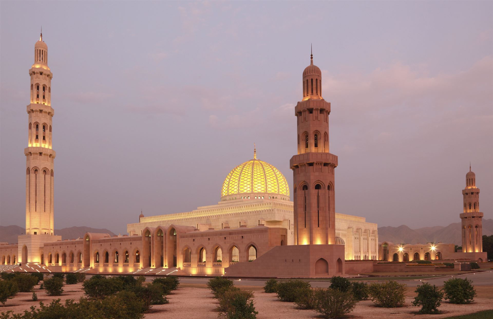 Große Sultan-Qabus-Moschee