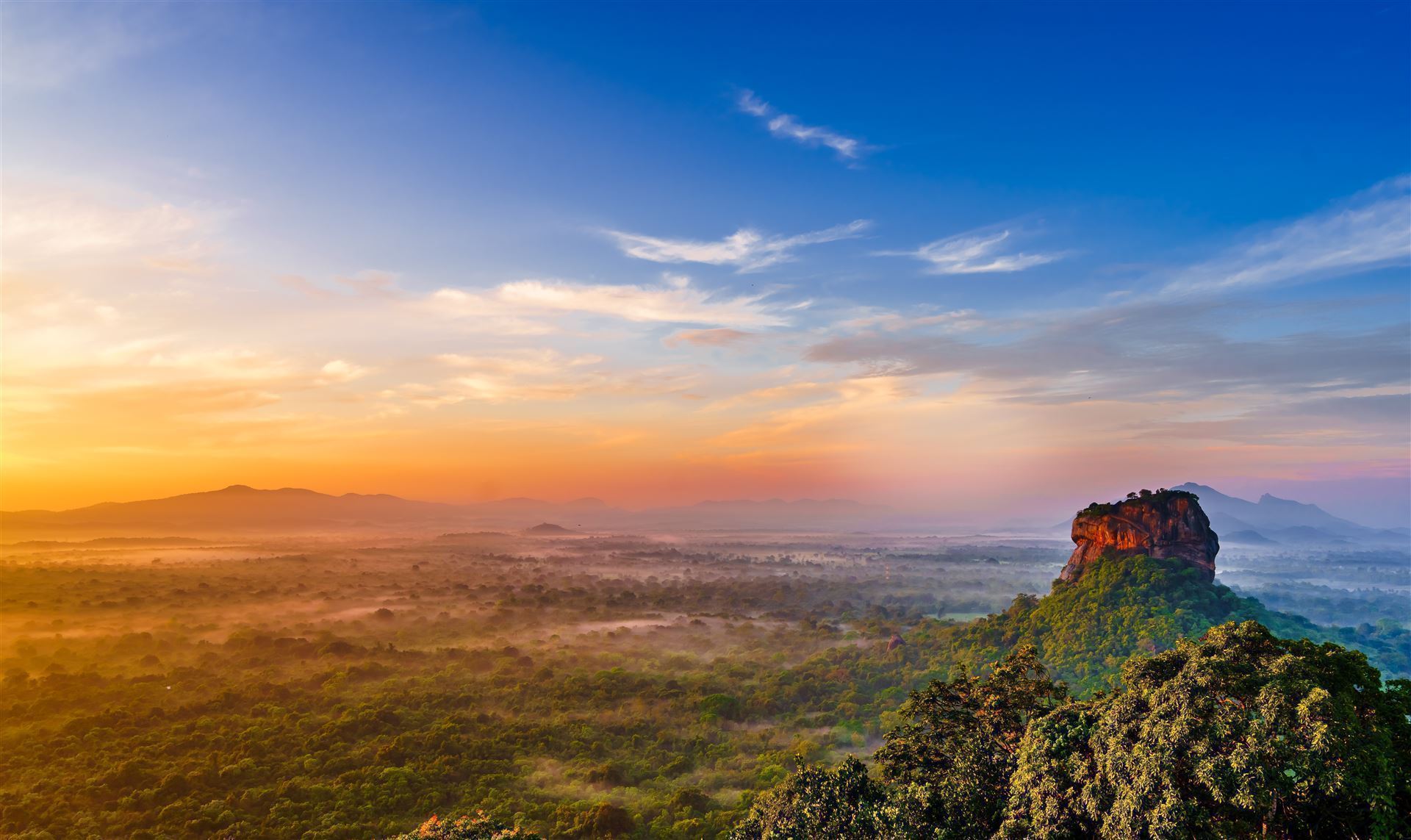 Löwenfelsen im Sonnenuntergang