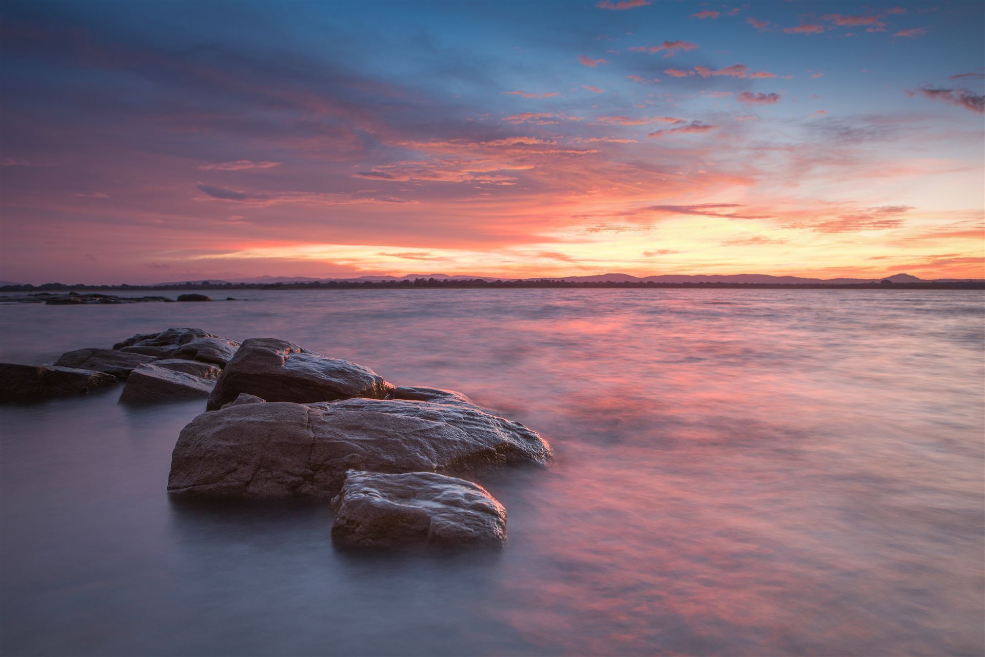 Sonnenuntergang am Parakrama Samudra
