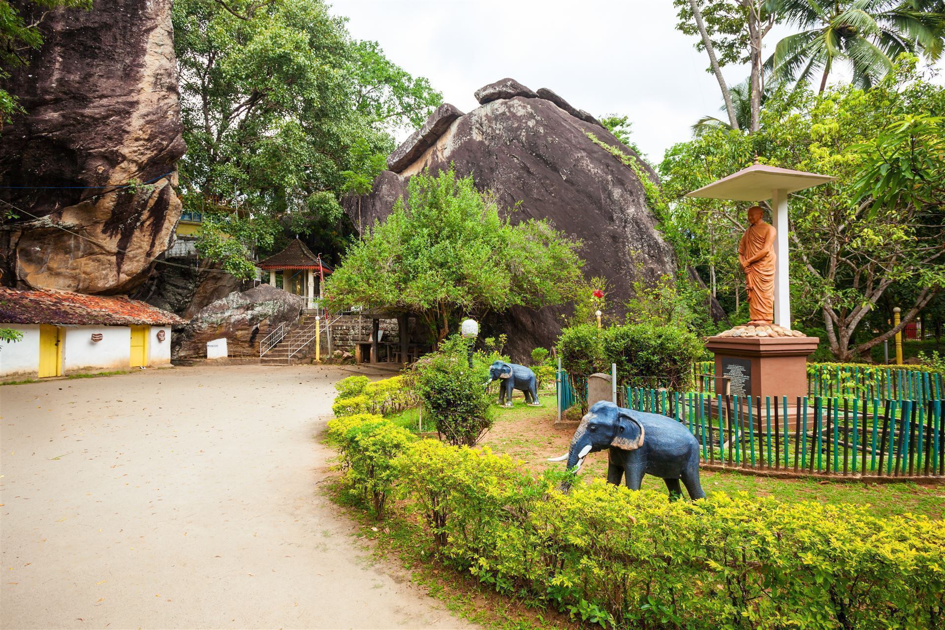 Aluvihara Felsen Tempel