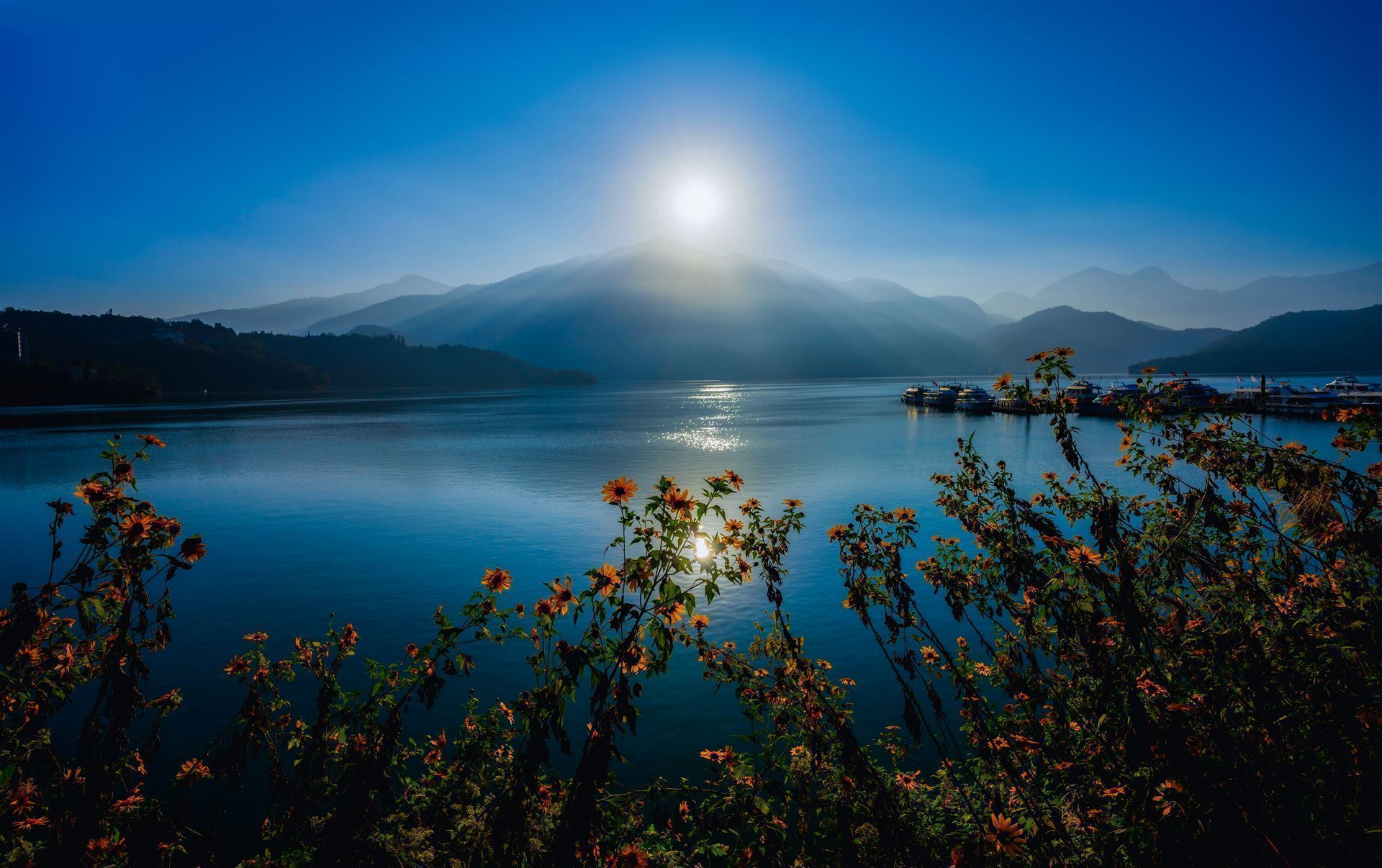 Sonne Mond See bei Sonnenschein