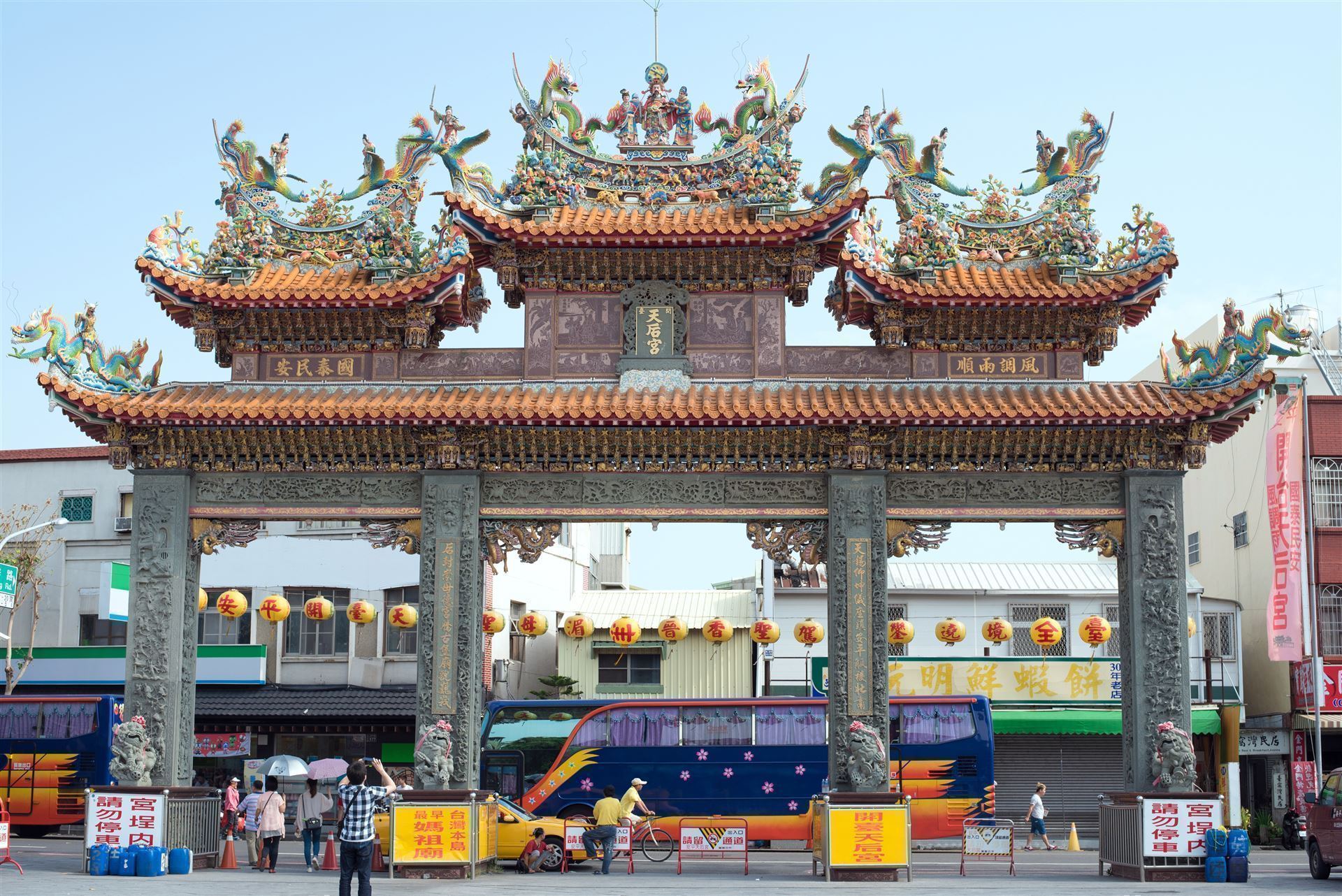 Verziertes Tor des Grand Mazu Tempel