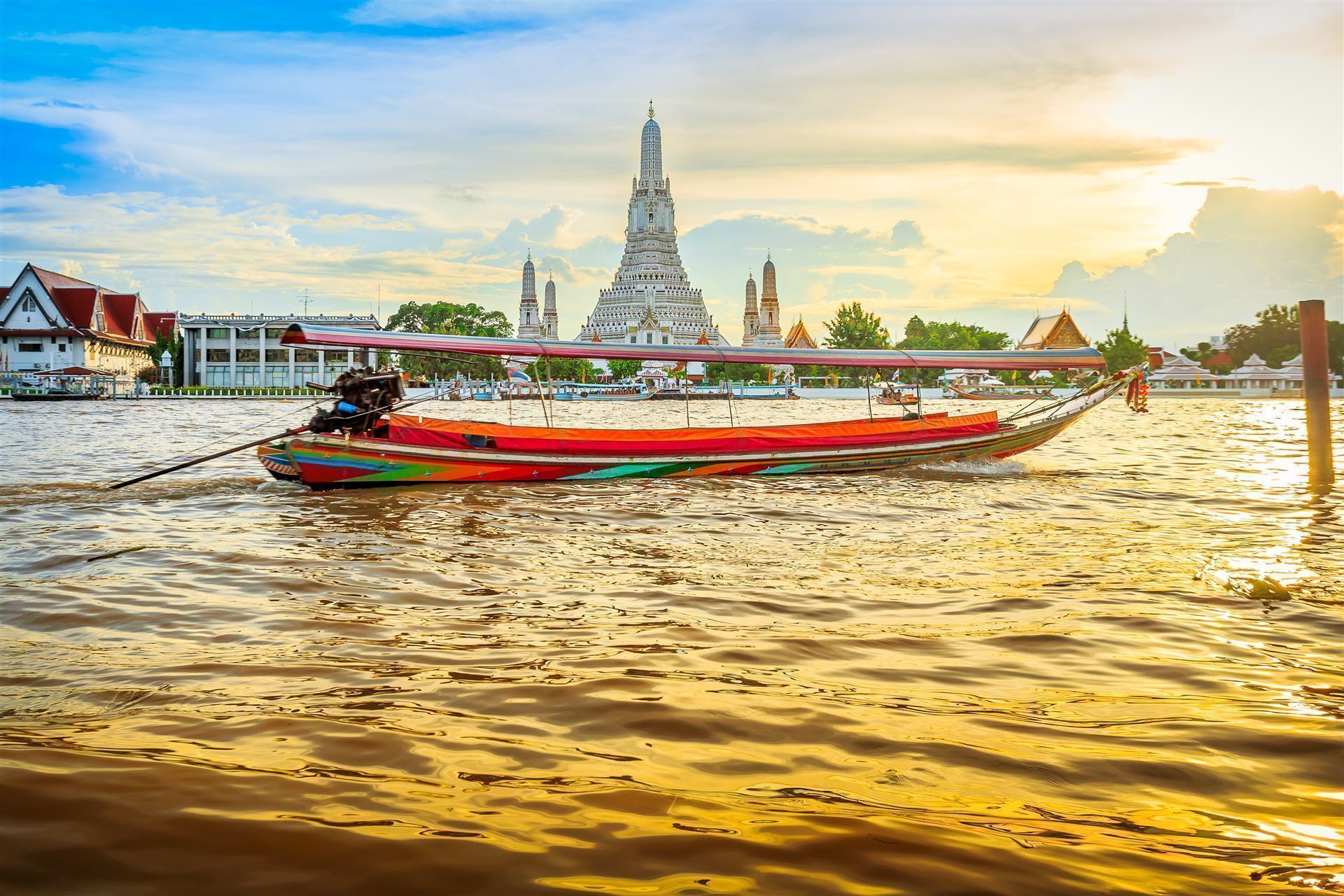 Wat Arun mit Wassertaxi