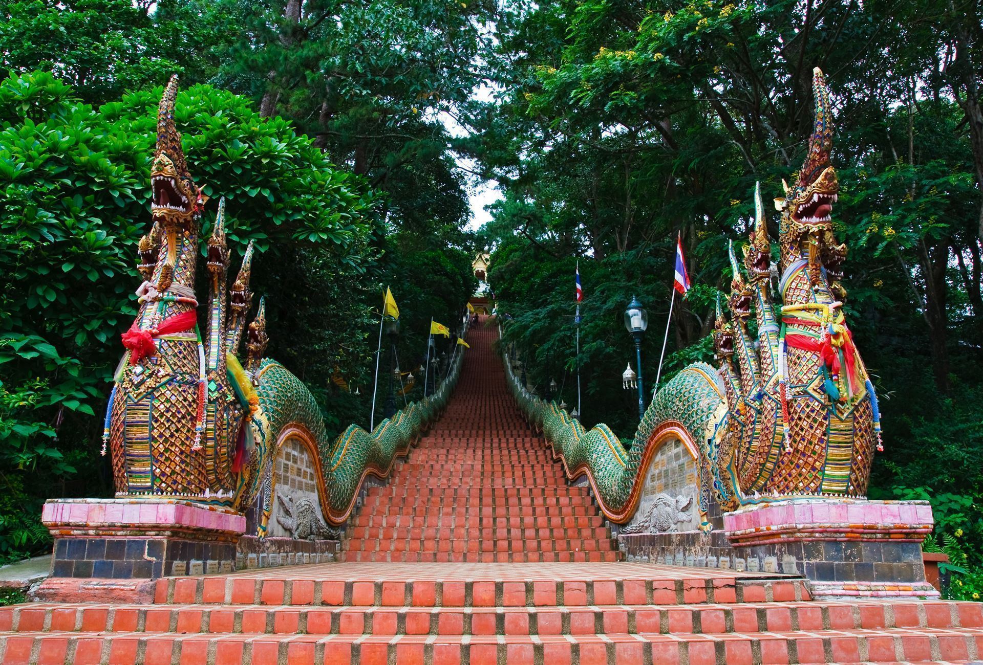 Treppe des Wat Doi Suthep Tempel