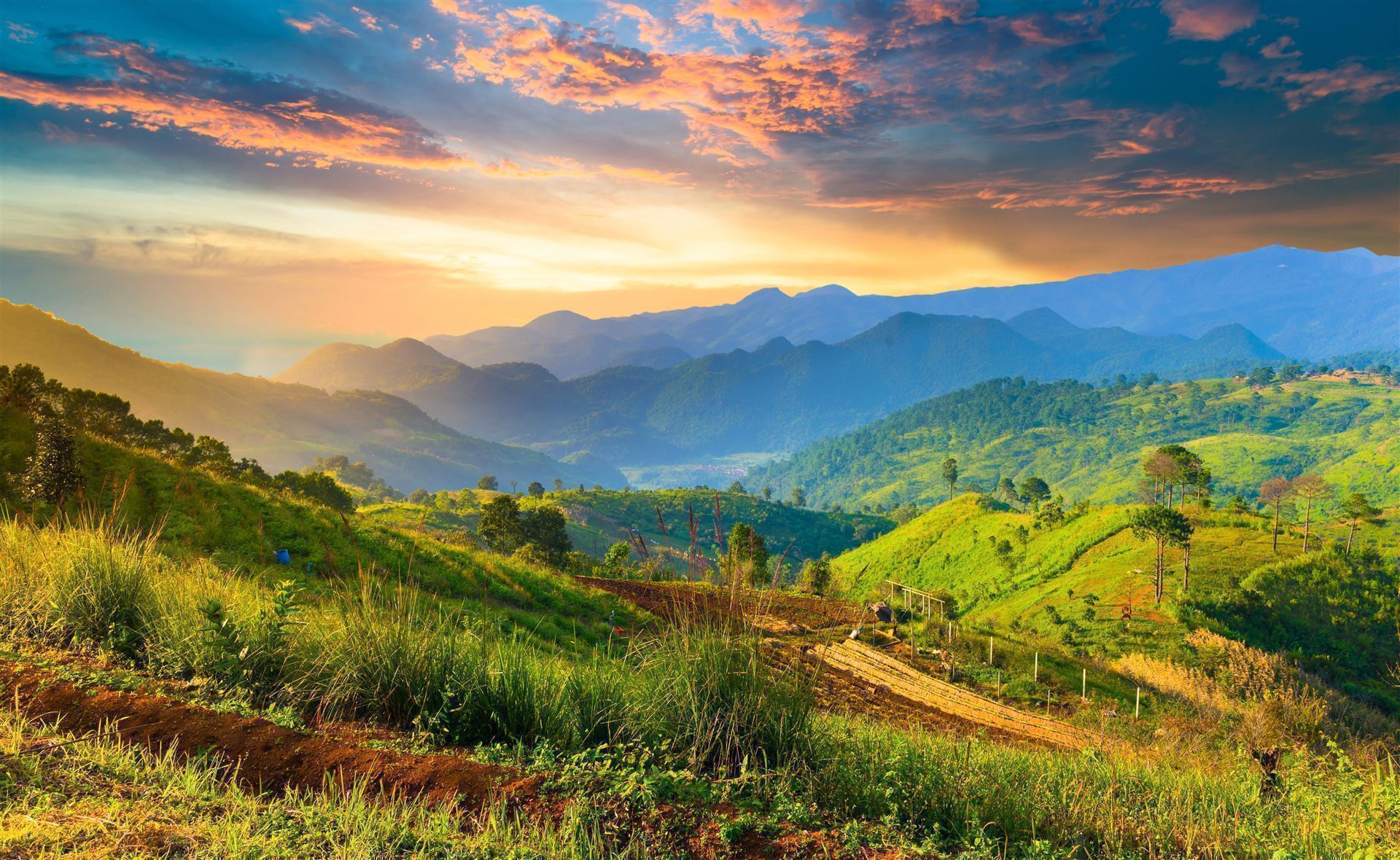 Sonnenuntergang in der Region Chiang Rai