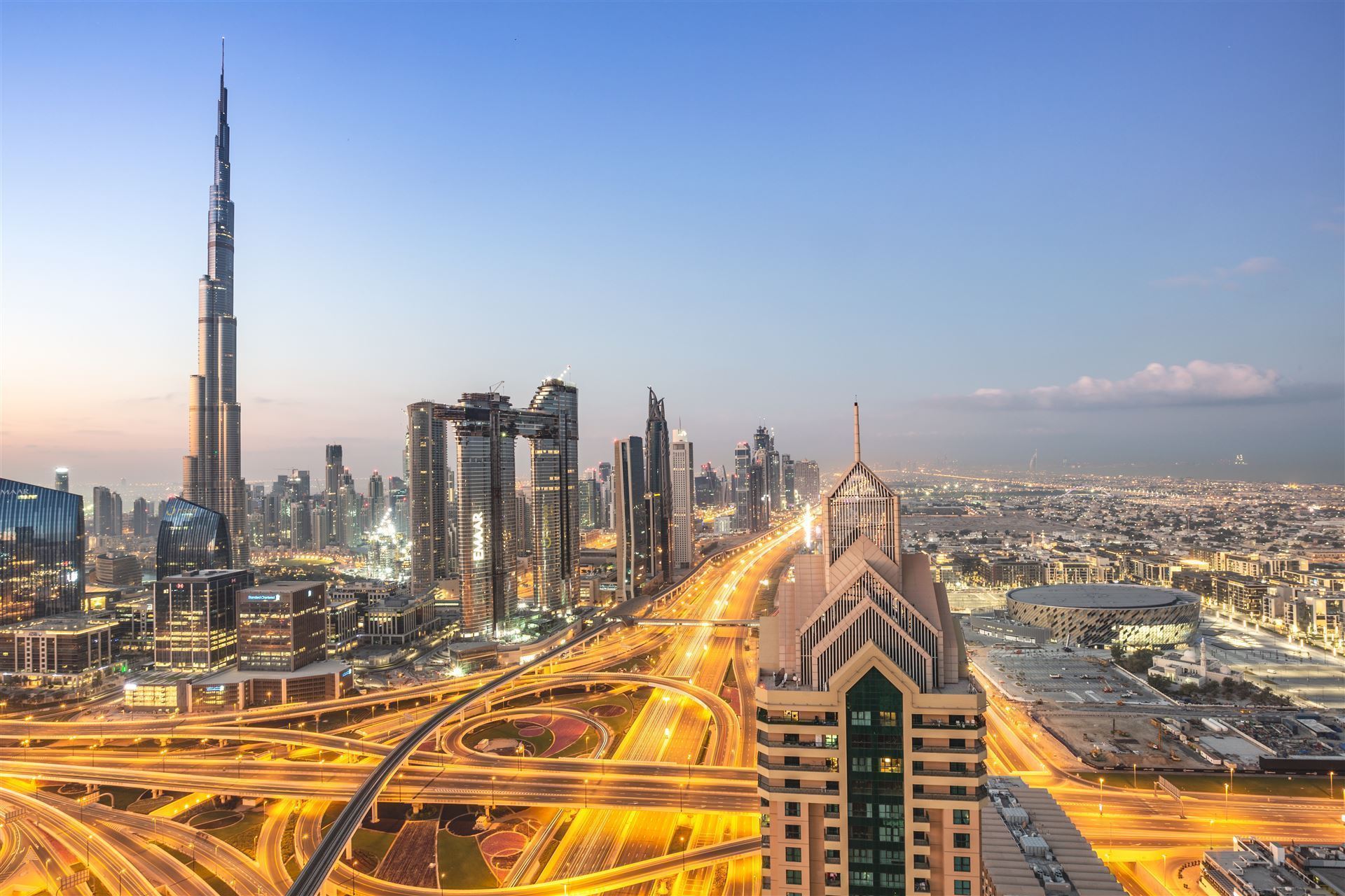 Dubai Stadt bei Nacht