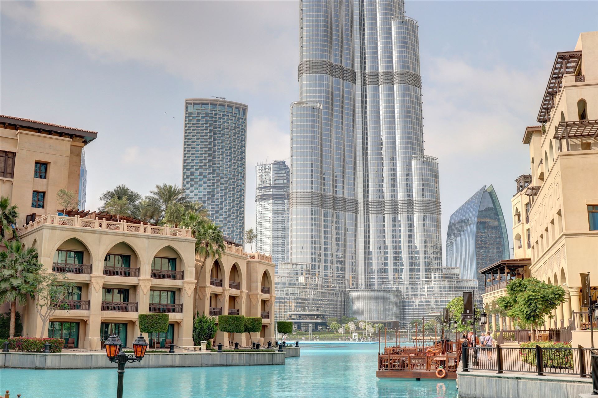 Burj Khalifa von unten
