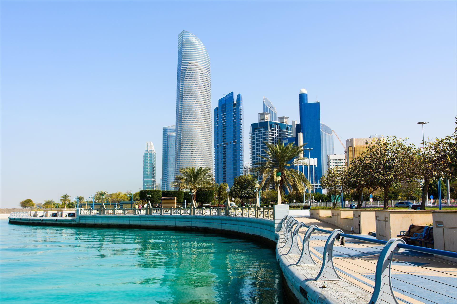 Abu Dhabi mit Meer