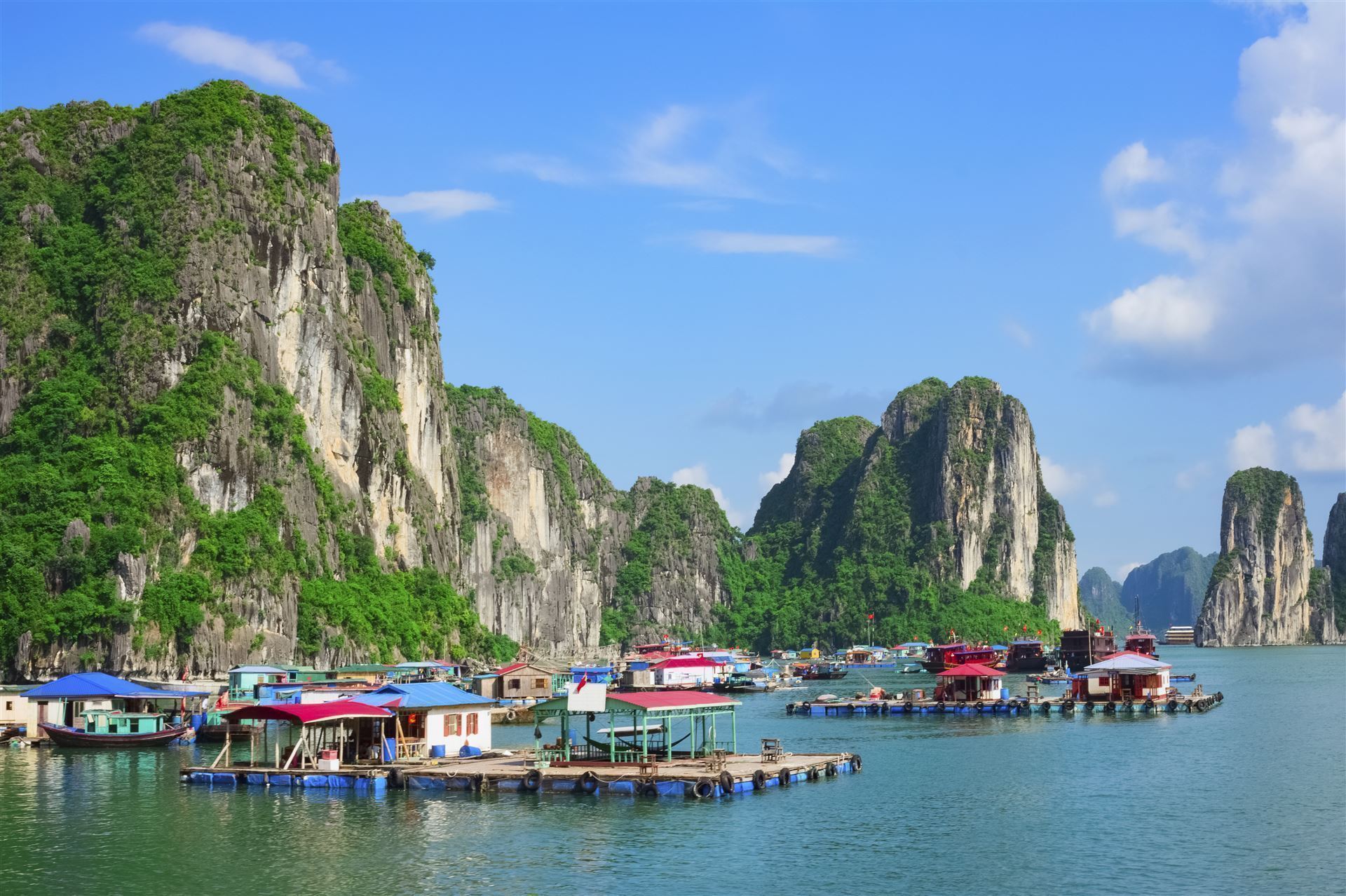 Vietnam Halongbucht schwimmendes Dorf