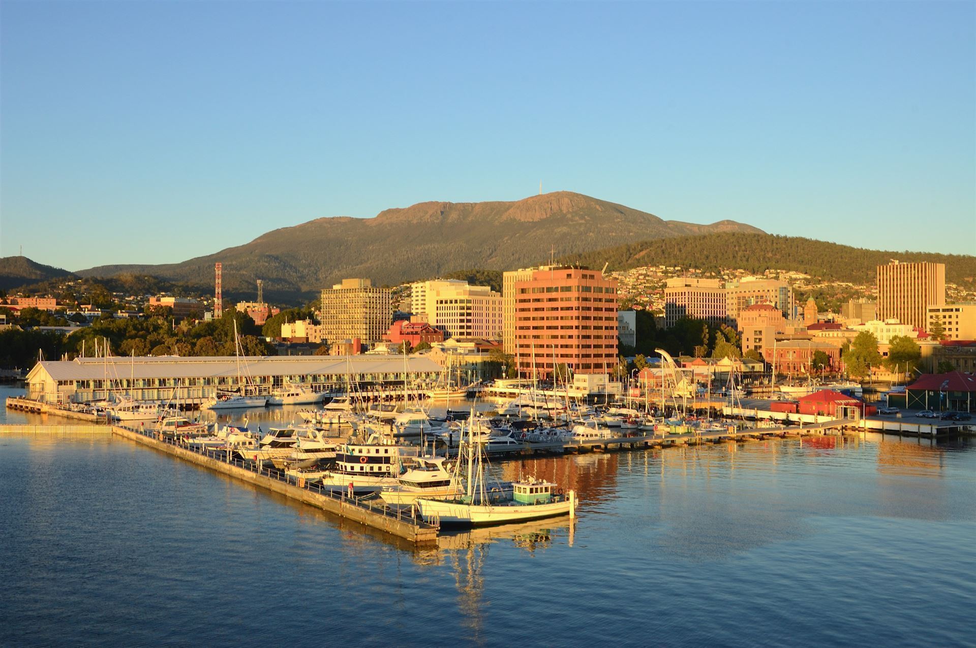 Hobart inklusive dem Hausberg Mount Wellington