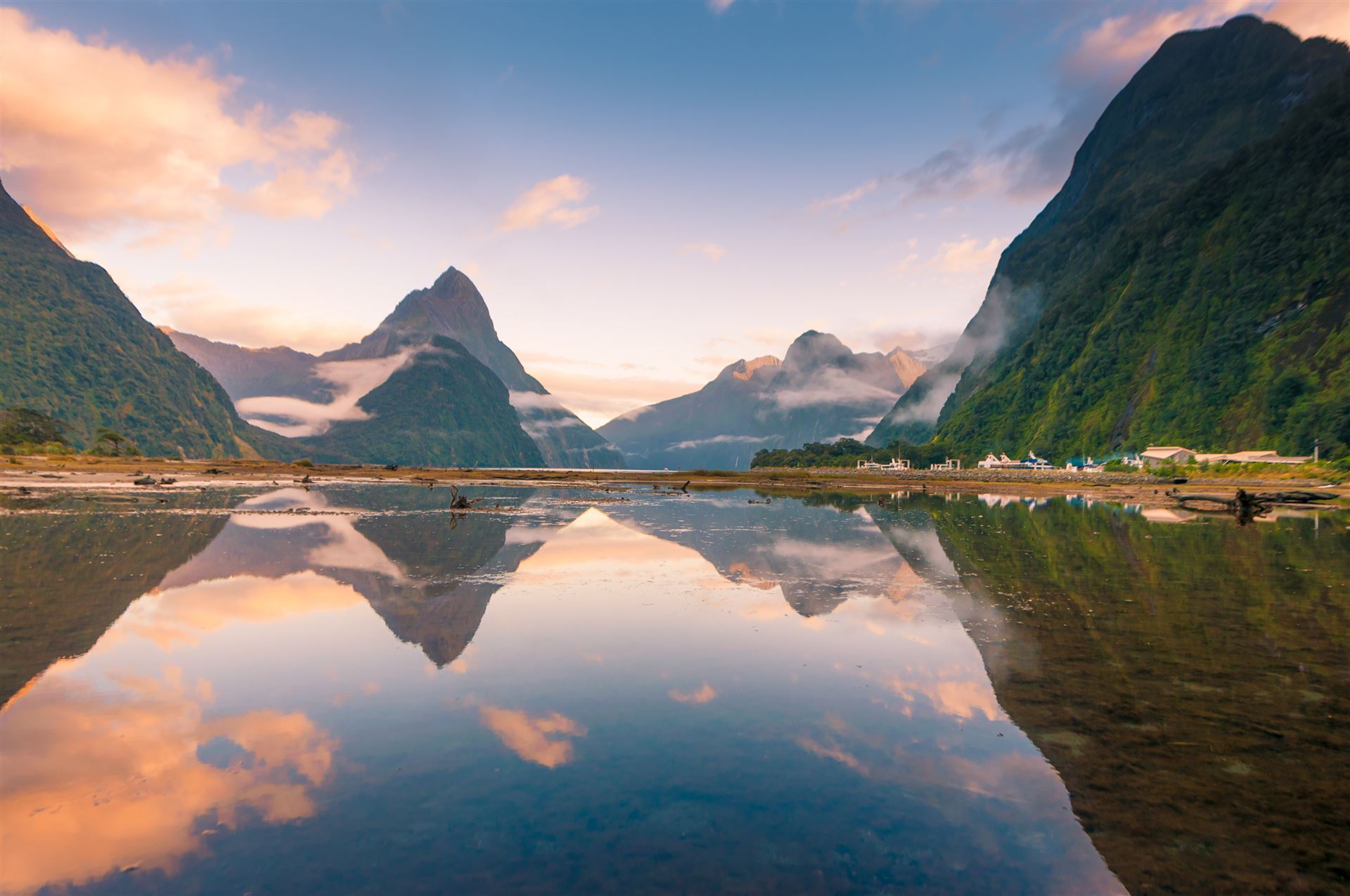 Fjordland Nationalpark mit See