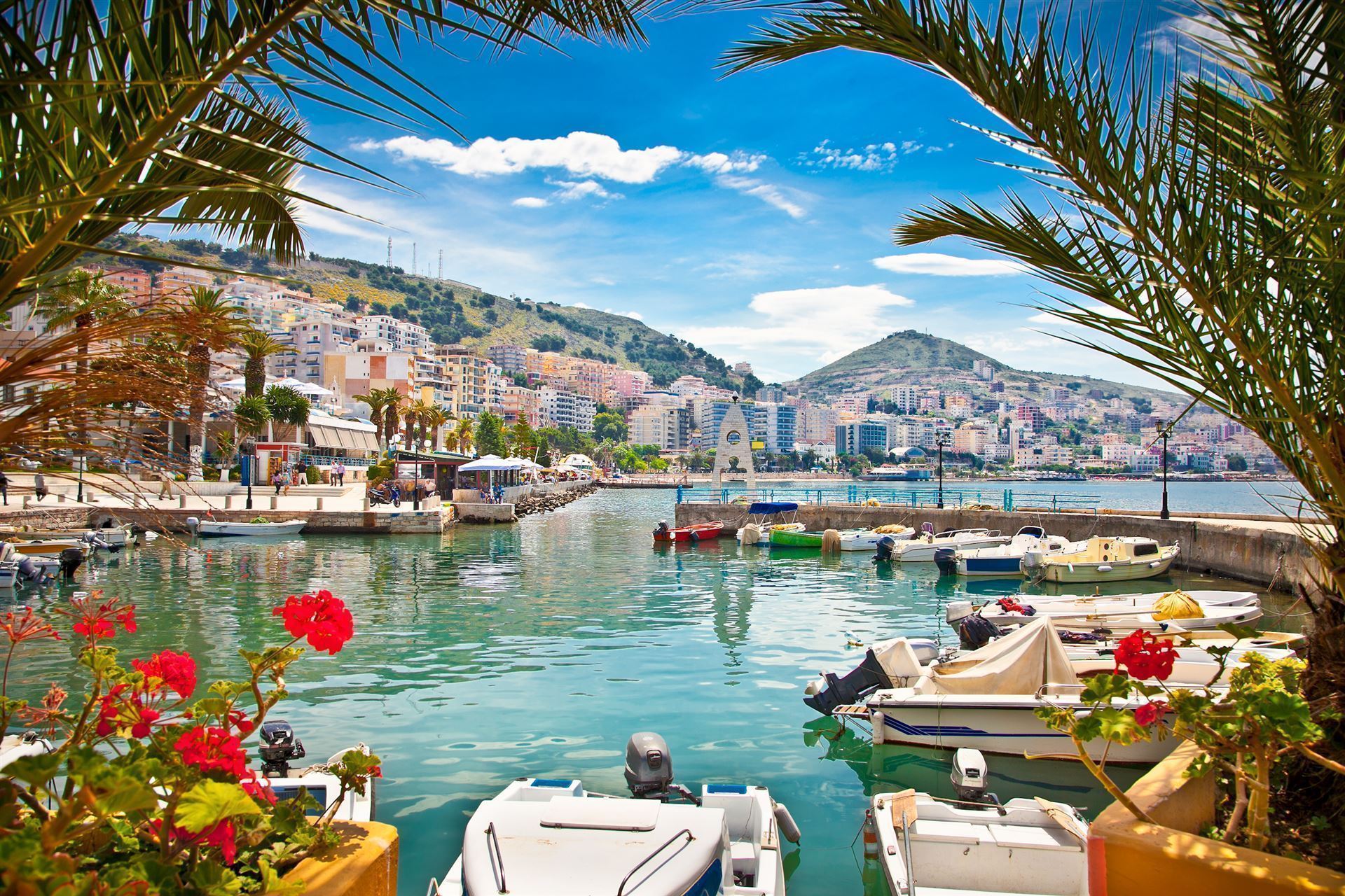 Blick auf den Hafen von Saranda