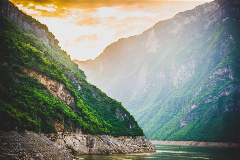 Poetische Landschaften mit Yangtze-Kreuzfahrt ©tonyzhao120/istock