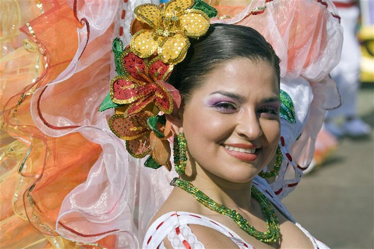 Farbenprächtigster Karneval Afrikas in Mindelo © by DIAMIR Erlebnisreisen GmbH