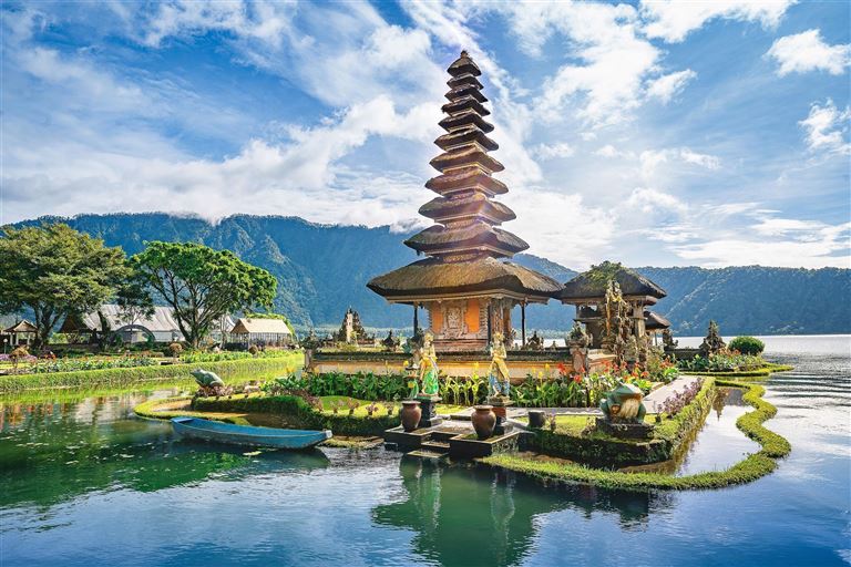 Inselhopping auf Indonesiens Trauminseln © by Berge & Meer Touristik GmbH