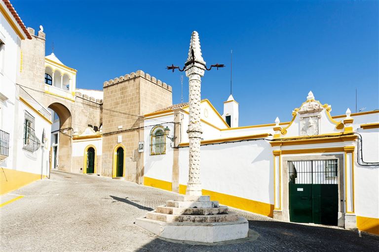Der Alentejo - Portugals große Weite ©phbcz/istock
