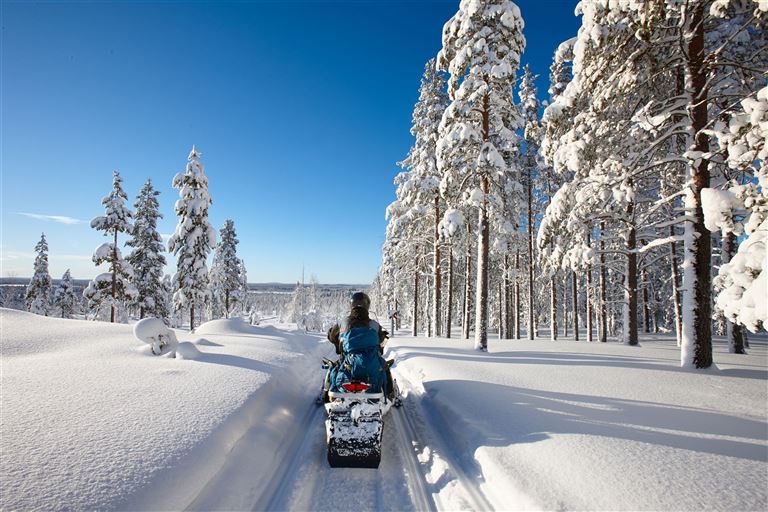 Schneeabenteuer in Ivalo 
