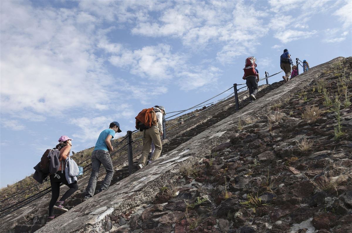 Aufstieg auf die Pyramide Teotihuacan