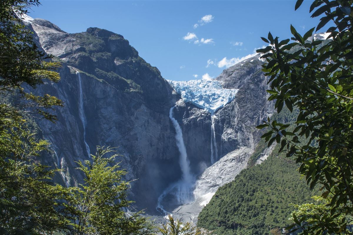 Der hängende Gletscher im Queulat Nationalpark