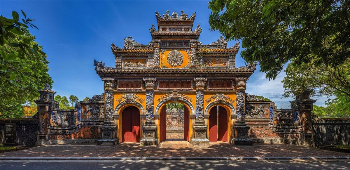 Blick auf den Truong Sanh Palast innerhalb der Zitadelle in Hue