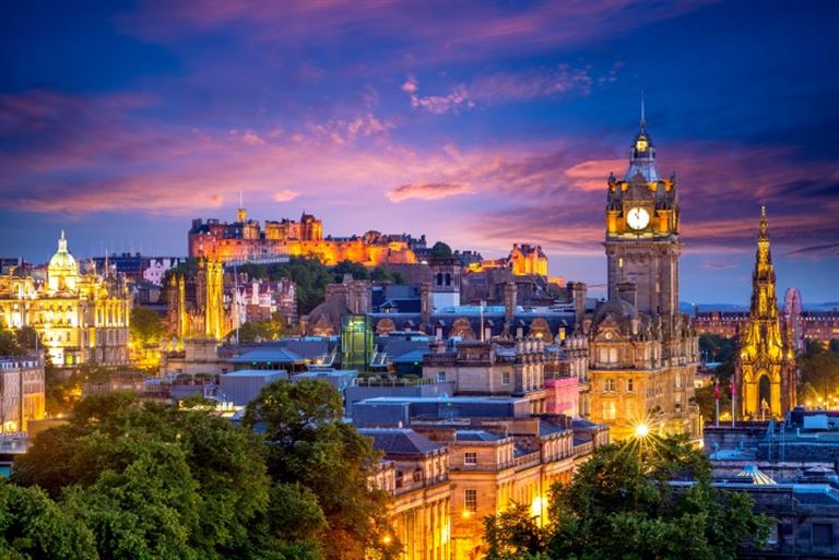 Edinburgh & mehr @Richie Chan /adobestock