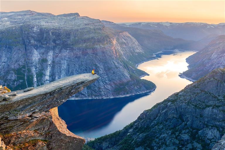 Rocks 'n' Roads Richtung Polarkreis © xamnex/adobestock