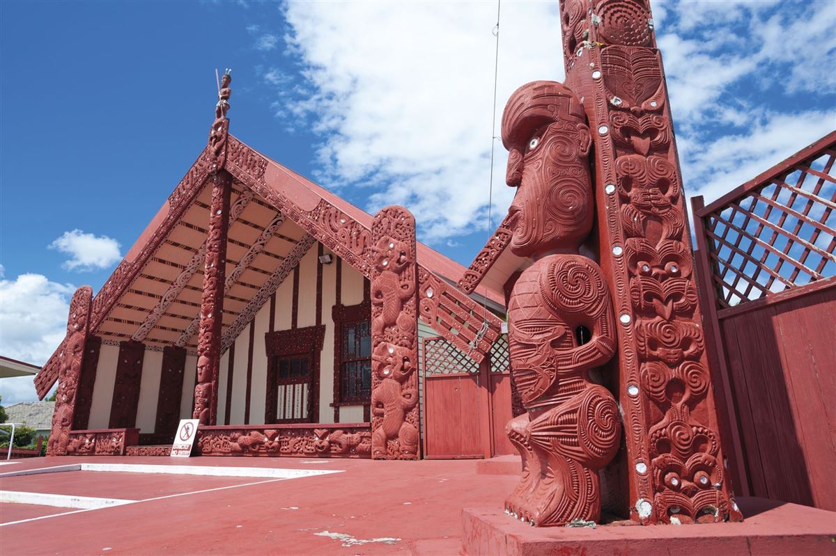 Ein "Marae", Versammlungshaus der Maori