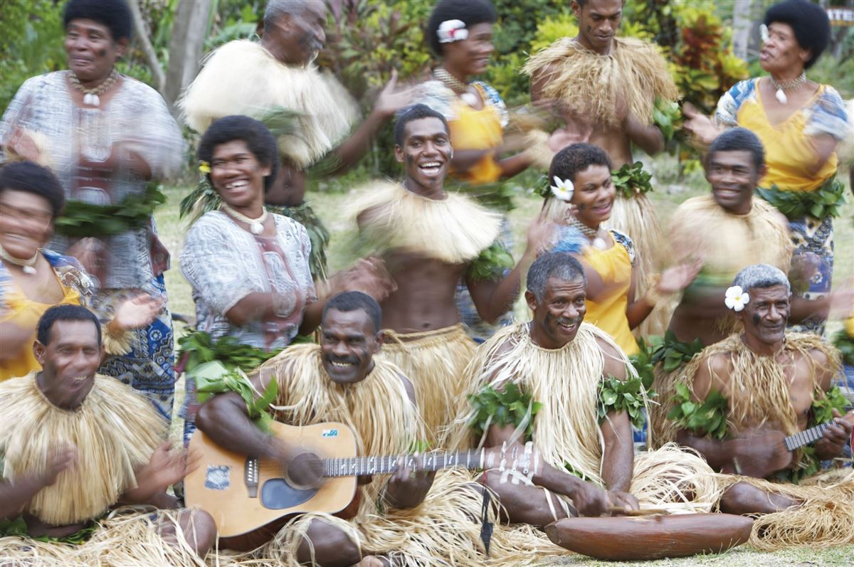 Beim Meke, der traditionellen Gesangsvorführung auf Fiji