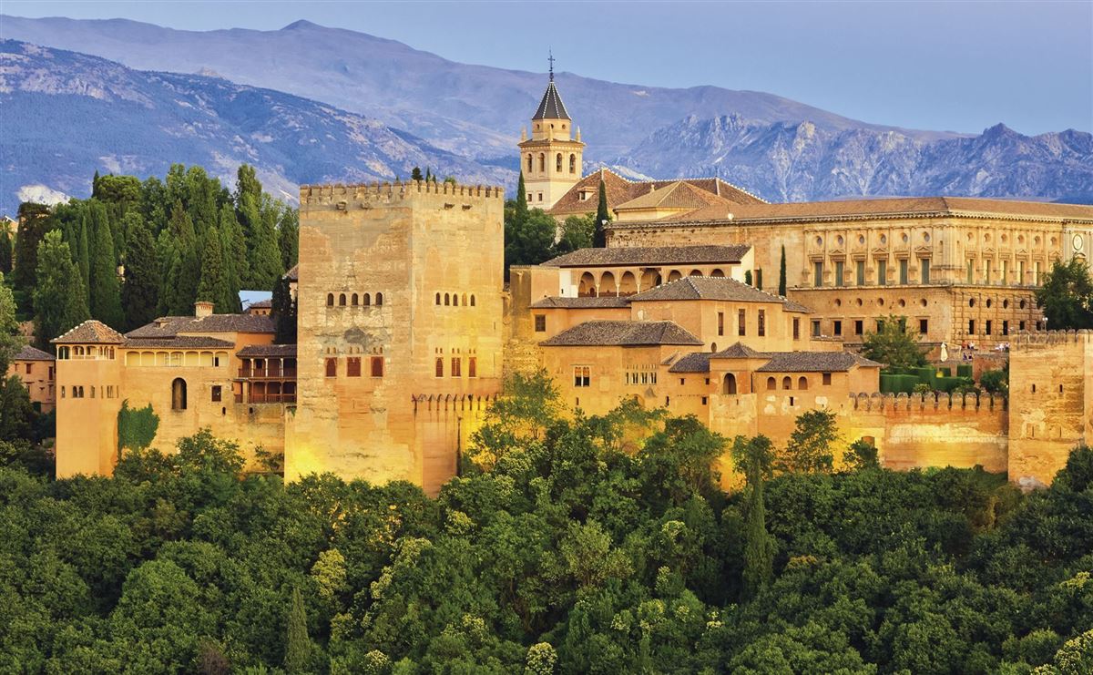 Die imposante Alhambra in Granada