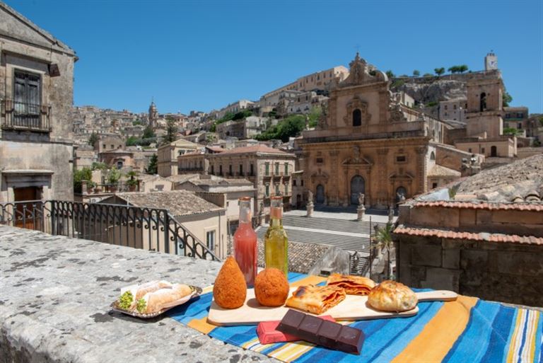 Sizilien mit antiker Pracht und Landhaus-Charme © Marco /adobestock