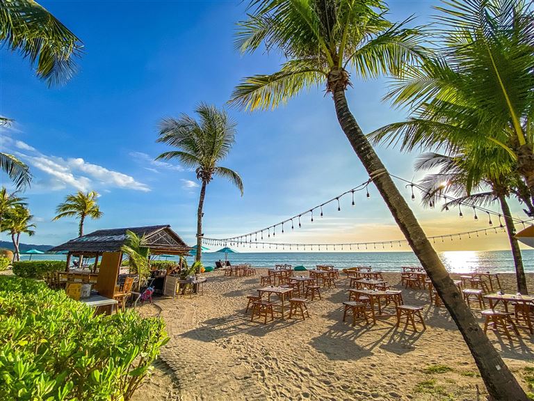 Tempel, Trauminseln & Naturwunder © by Berge & Meer Touristik GmbH Tempel, Trauminseln & Naturwunder © by Berge & Meer Touristik GmbH