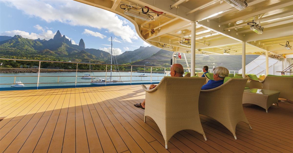 Blick vom Veranda-Deck der ARANUI auf Ua Pou