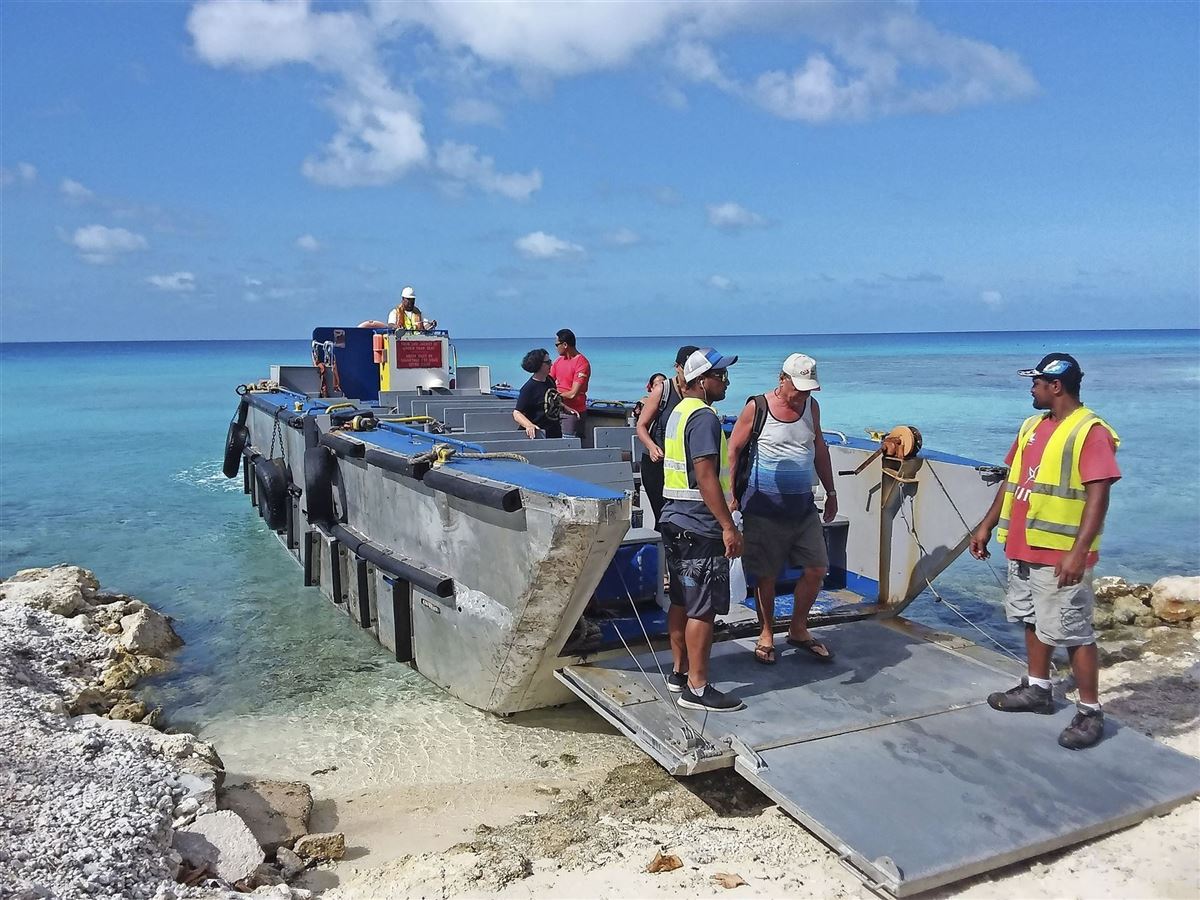 Anlandung auf dem Atoll