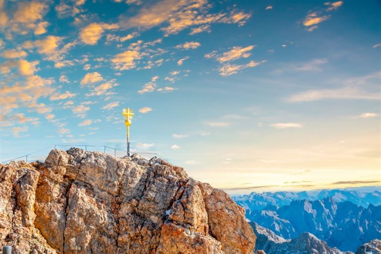 Zugspitze besteigen: Höllental & Reintal ©Sina Ettmer /adobestock