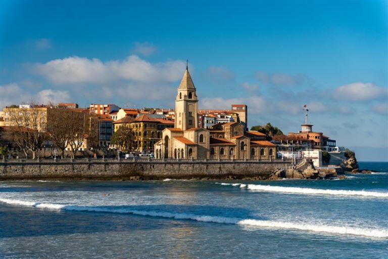 Asturien – zwischen Küste und Bergen ©Martin /adobestock