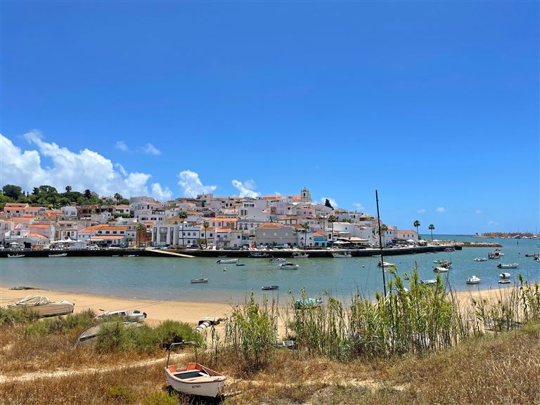 Zwischen Klippen, Lagunen und endlosen Stränden © by Berge & Meer Touristik GmbH