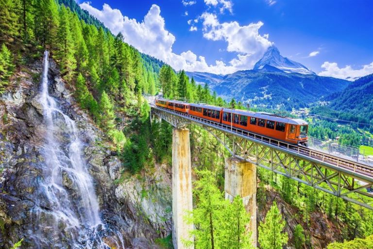 Bahnrundreise mit Glacier und Bernina Express – Rundreise