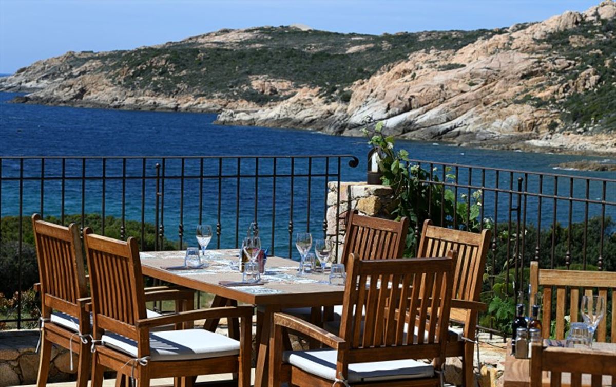 Korsika Restaurant mit Meerblick