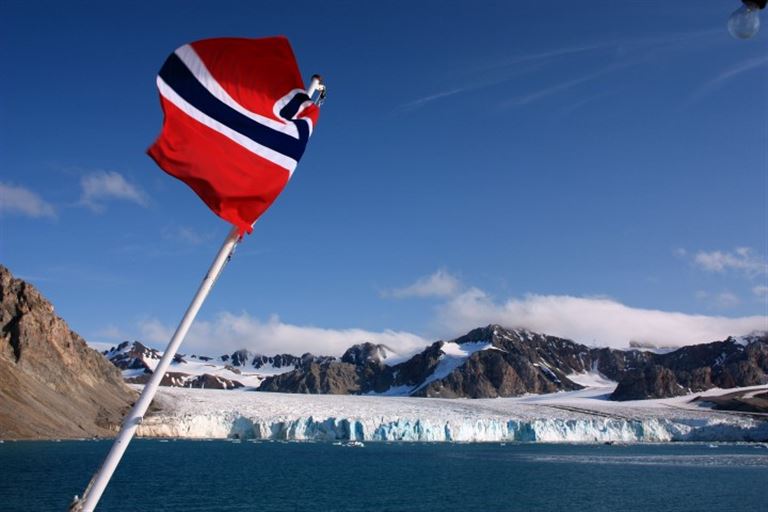 Sommer in Norwegen & Spitzbergen mit Hurtigruten – Rundreise
