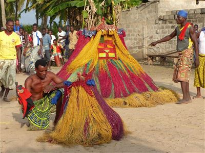 Voodoo, Lehmburgen und Stelzendörfer – Rundreise