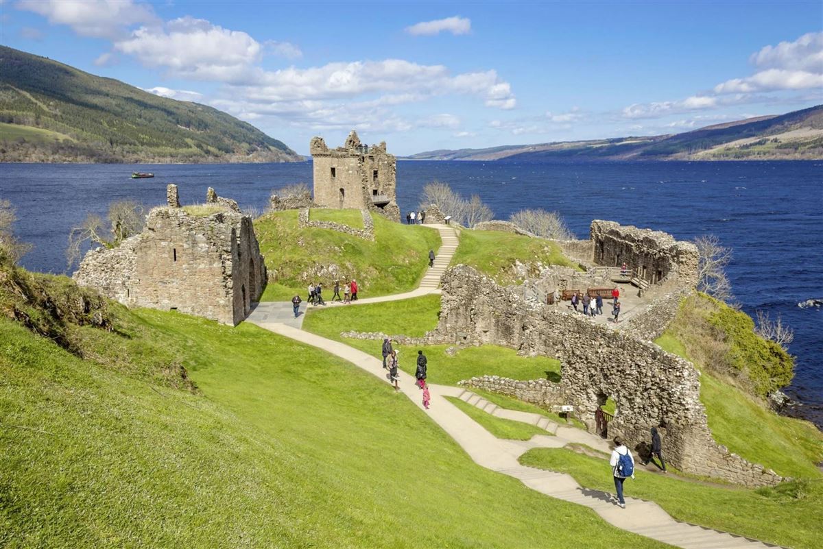 107646-urquhart-castle_Visit Scotland
