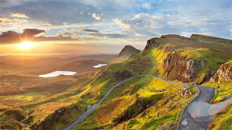 Wo Burgen, Highlands und Legenden lebendig werden © by Berge & Meer Touristik GmbH