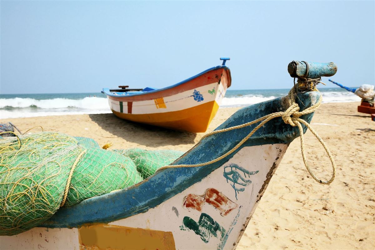 Boote am Stran von Mamallapuram
