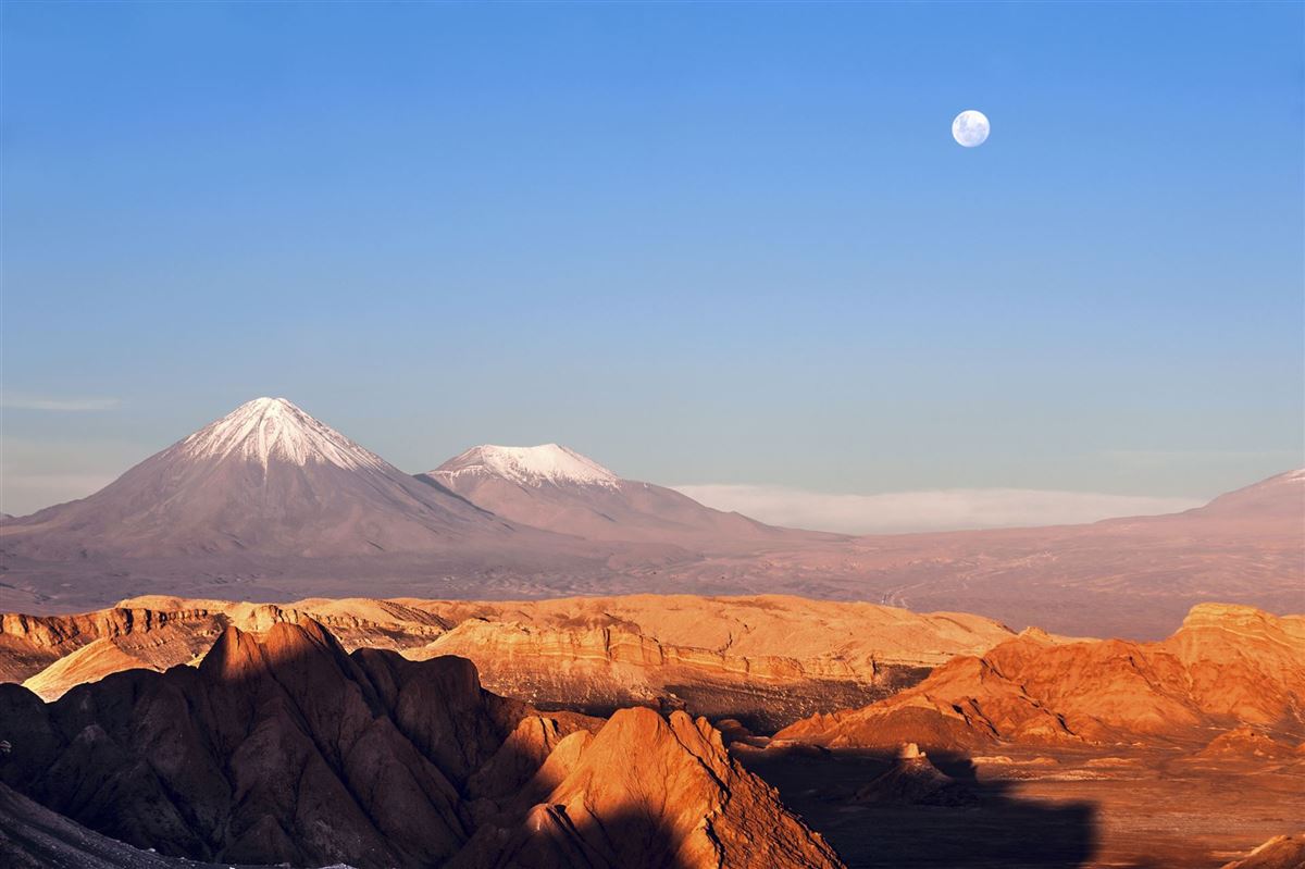 Vulkane Licancabur und Juriques, Atacama-Wüste