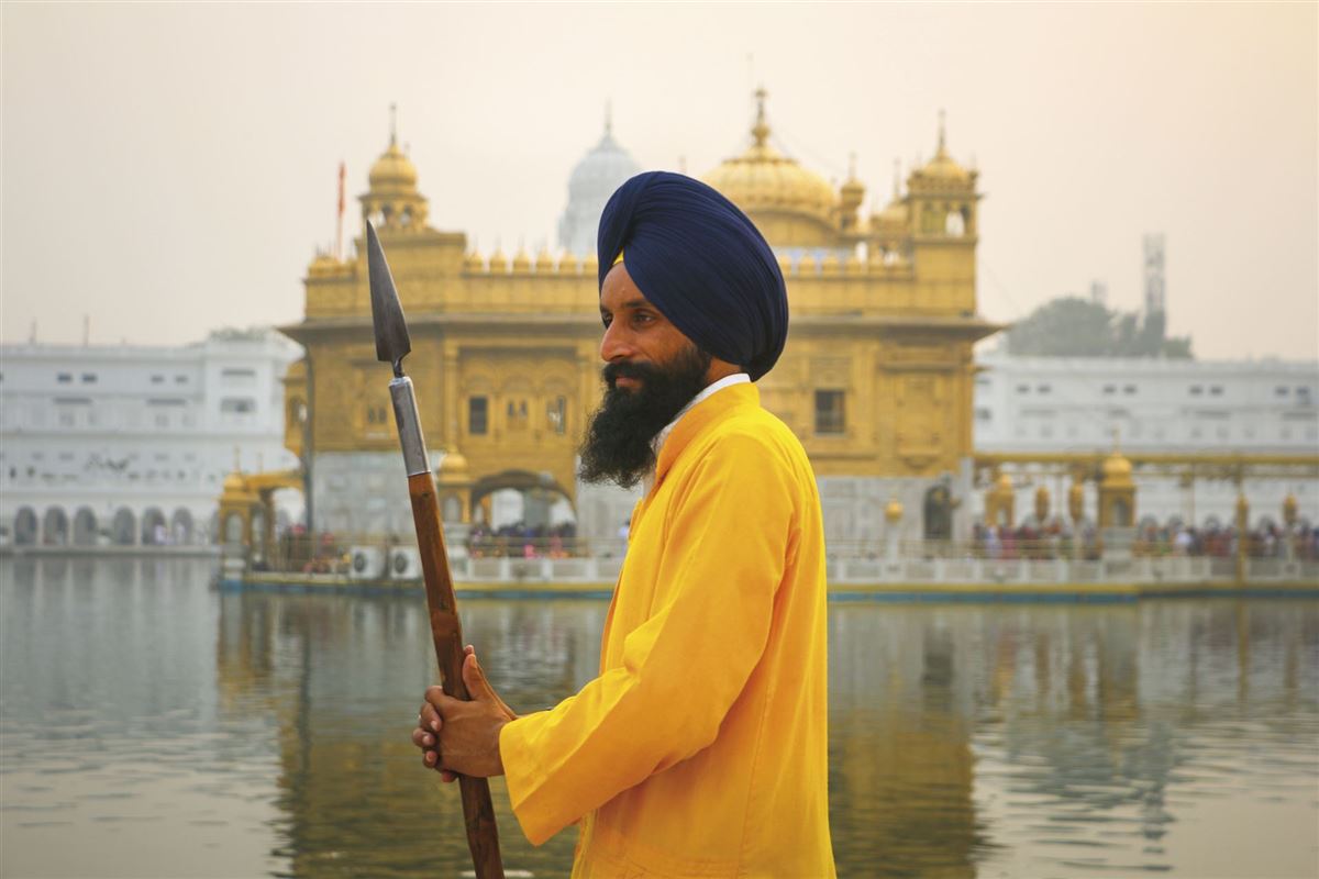 Sikh-Wärter am Goldenen Tempel in Amritsar