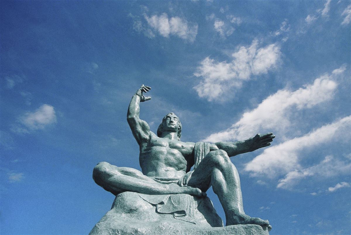 Die Friedensstatue von Nagasaki, Japan