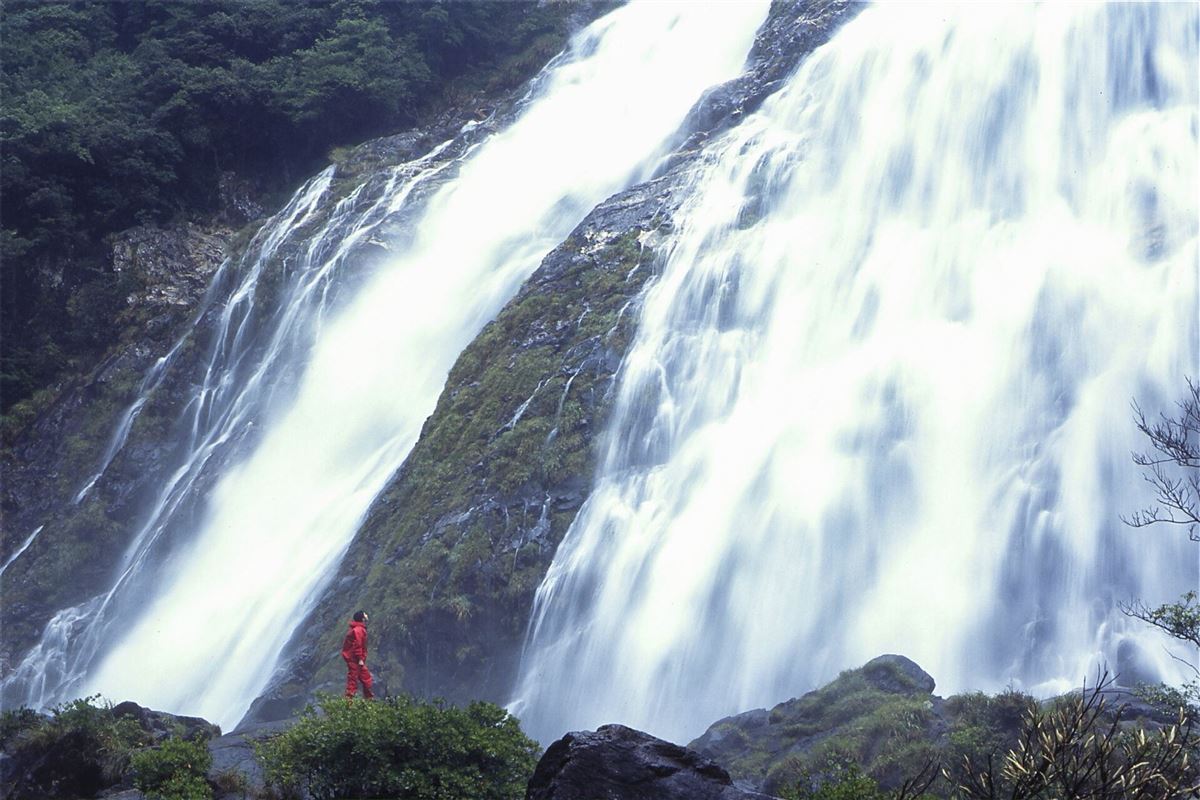 Großer Wasserfall in Yakushima nach Regenfällen